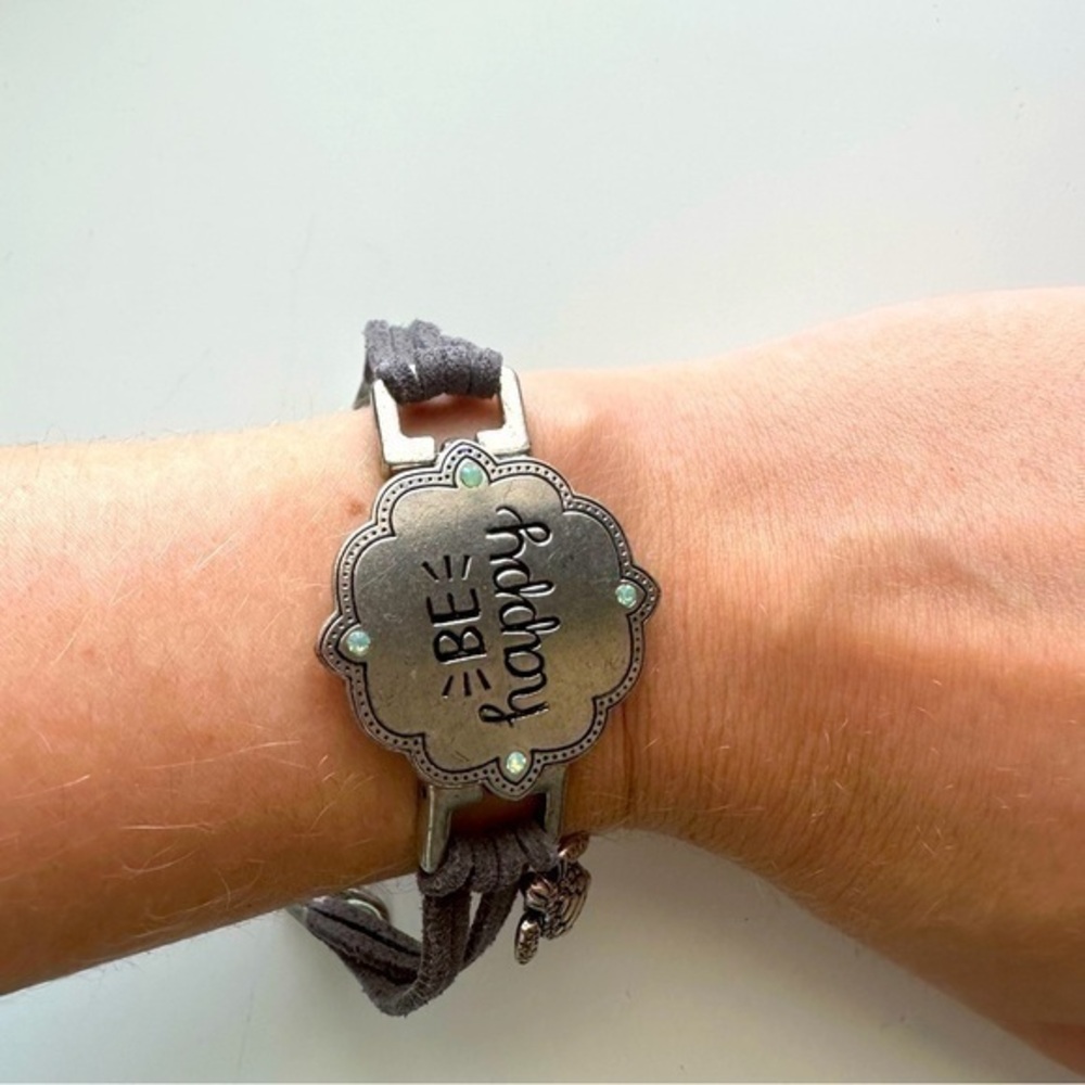 “Be happy” bracelet